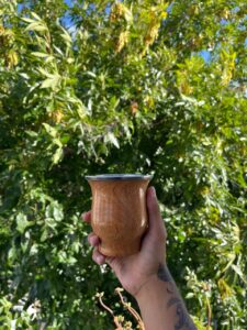 Camionero de algarrobo cincelado