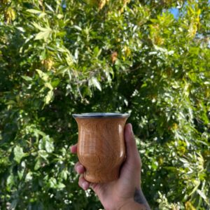 Camionero de algarrobo cincelado